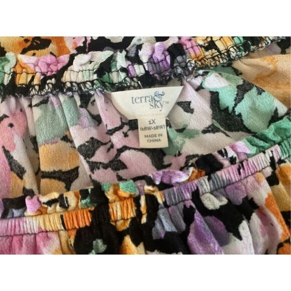 Terra & Sky Long Sleeve with Gathering at Neck and Wrists  1X - Picture 3 of 3